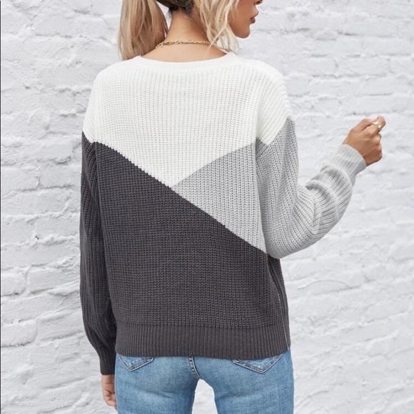 Gray white color block knit sweater top - Picture 13 of 14
